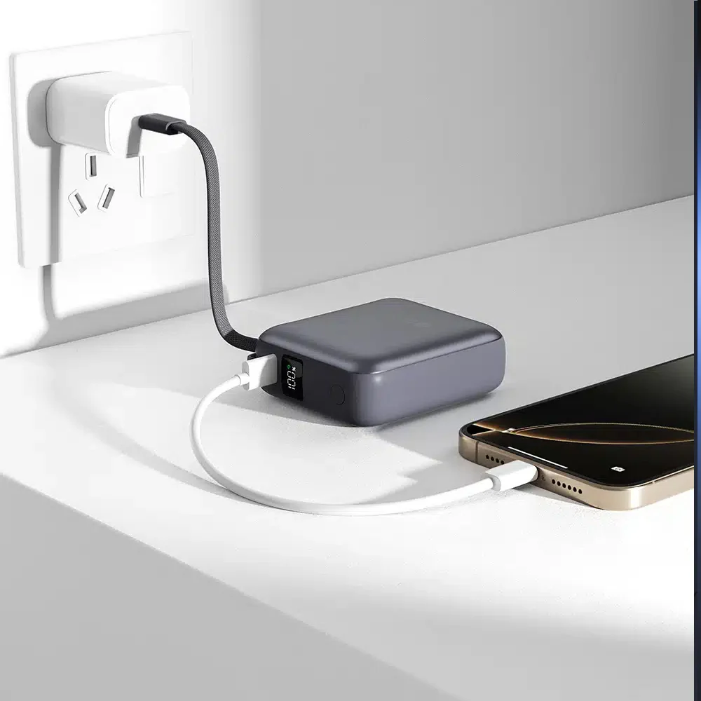 Devia Ultra 1 EP206 Power Bank Type-C 35W 10000mAh Built-in Type-C Cable - Modern Gray - Image 4